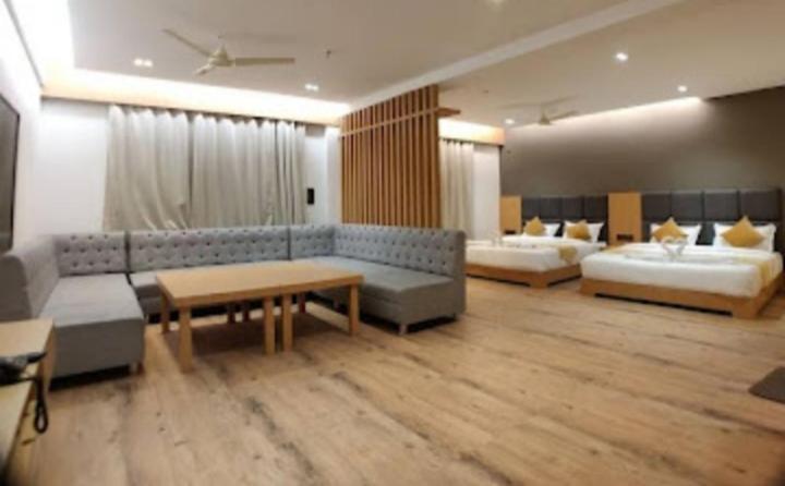 Derby Greens Hotel Bhopal Exterior foto